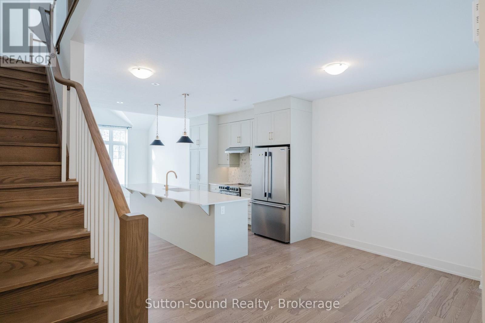 306 Sandpiper Lane, Georgian Bluffs, Ontario  N0H 1S0 - Photo 4 - X12629892