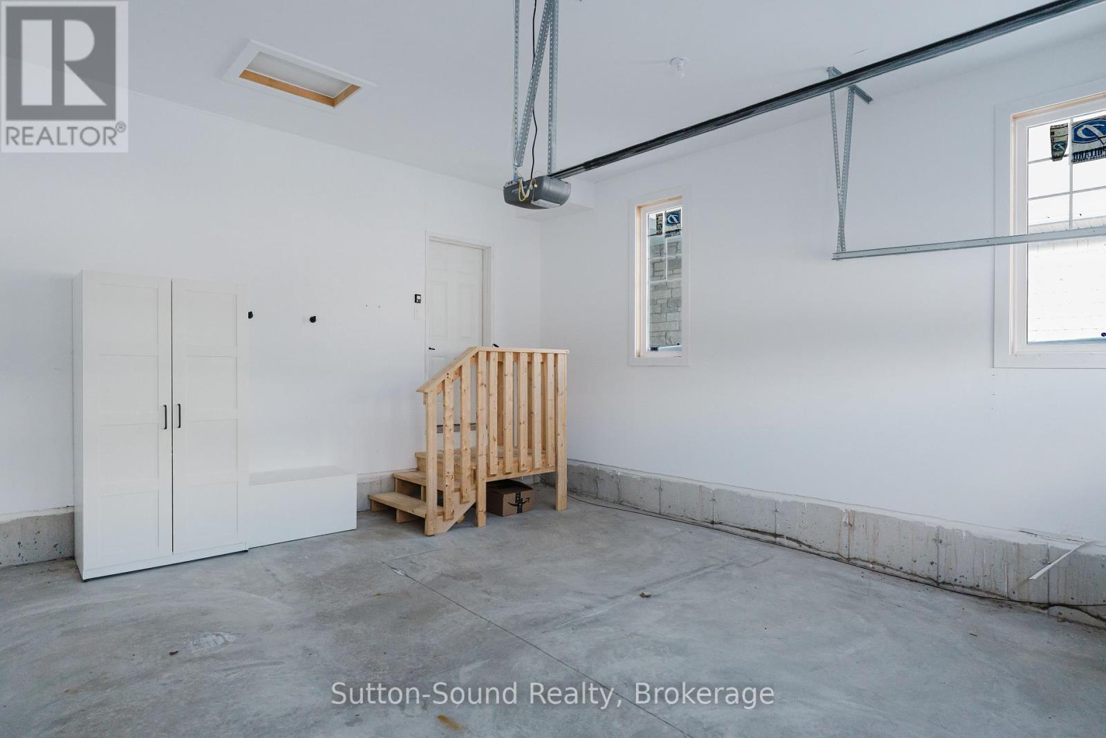 306 Sandpiper Lane, Georgian Bluffs, Ontario  N0H 1S0 - Photo 41 - X12629892