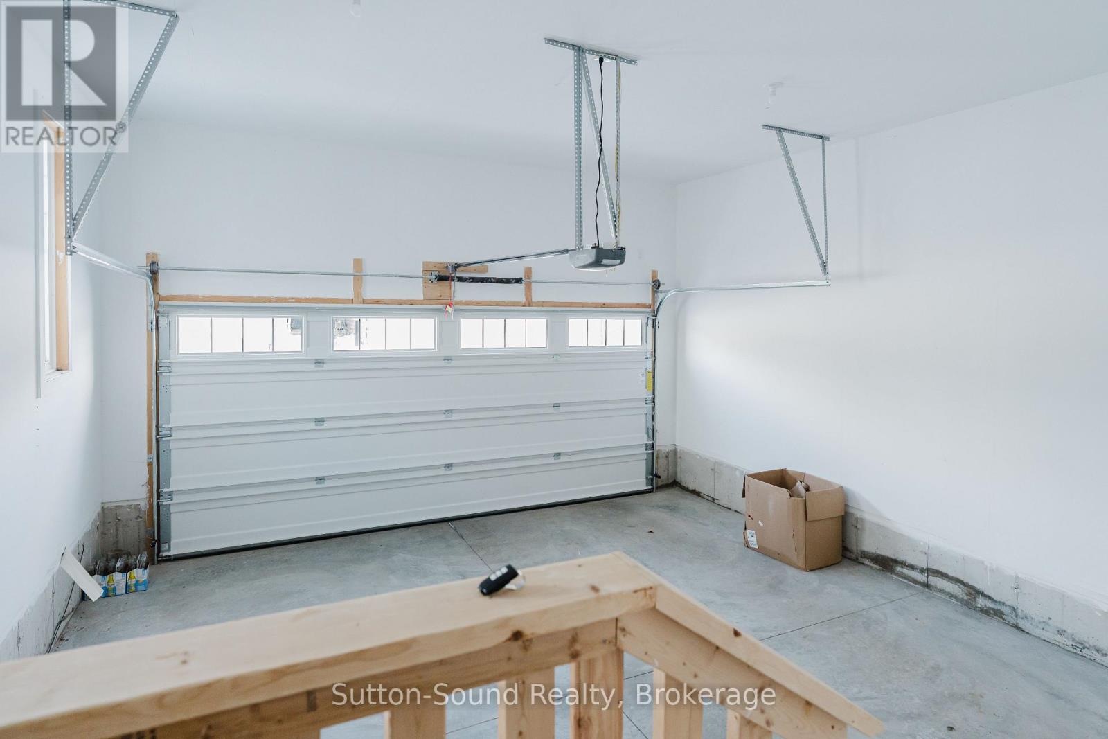 306 Sandpiper Lane, Georgian Bluffs, Ontario  N0H 1S0 - Photo 42 - X12629892