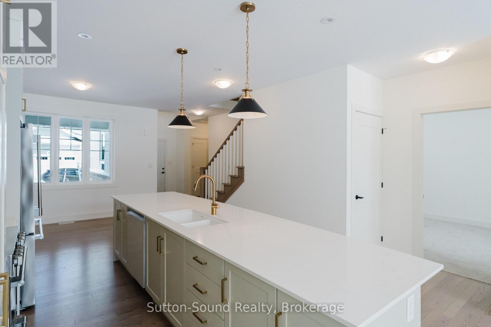306 Sandpiper Lane, Georgian Bluffs, Ontario  N0H 1S0 - Photo 9 - X12629892