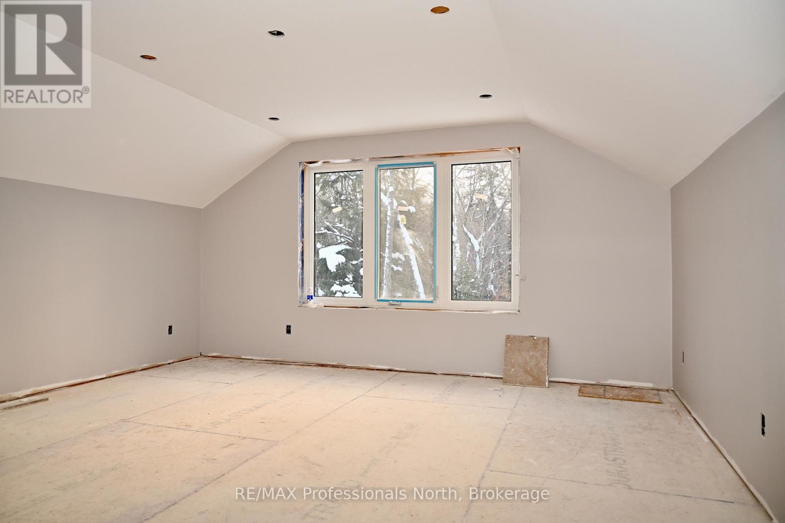 121 Loon Lake Road, Magnetawan, Ontario  P0A 1Z0 - Photo 21 - X12643326