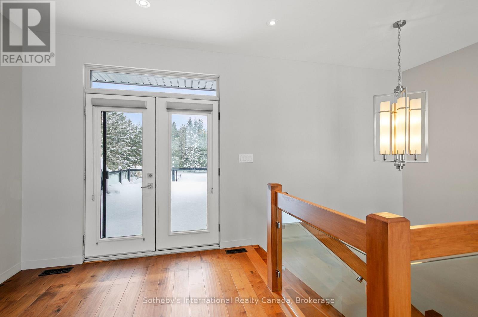 107 Maple Lane, Blue Mountains, Ontario  N0H 2E0 - Photo 11 - X12646980
