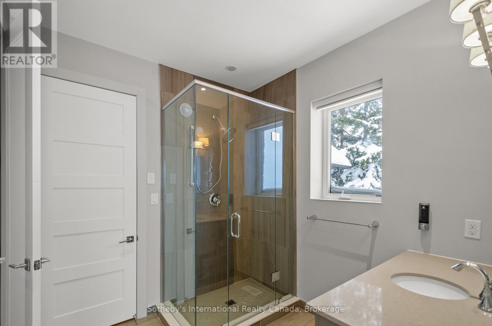 107 Maple Lane, Blue Mountains, Ontario  N0H 2E0 - Photo 15 - X12646980