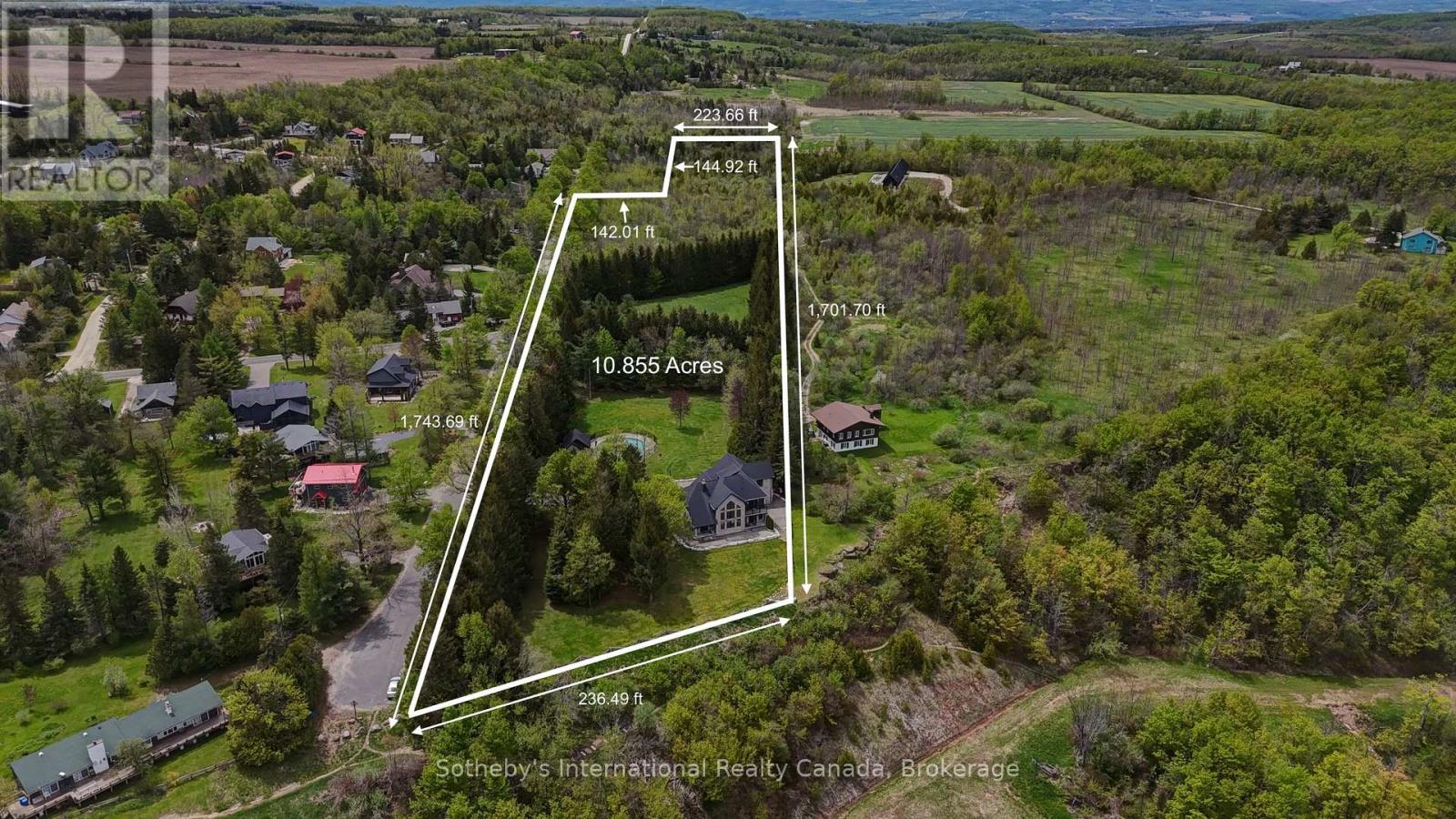 107 Maple Lane, Blue Mountains, Ontario  N0H 2E0 - Photo 2 - X12646980