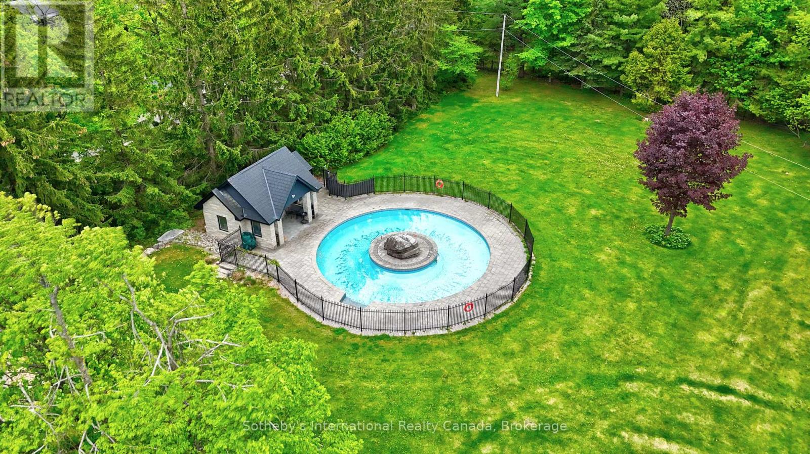 107 Maple Lane, Blue Mountains, Ontario  N0H 2E0 - Photo 4 - X12646980