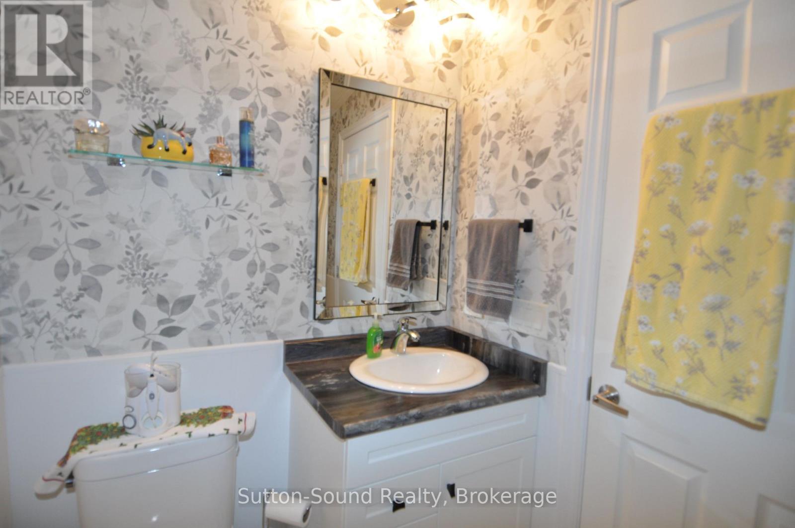 144 Rosewood Drive, Georgian Bluffs, Ontario  N4K 5N5 - Photo 15 - X12655698