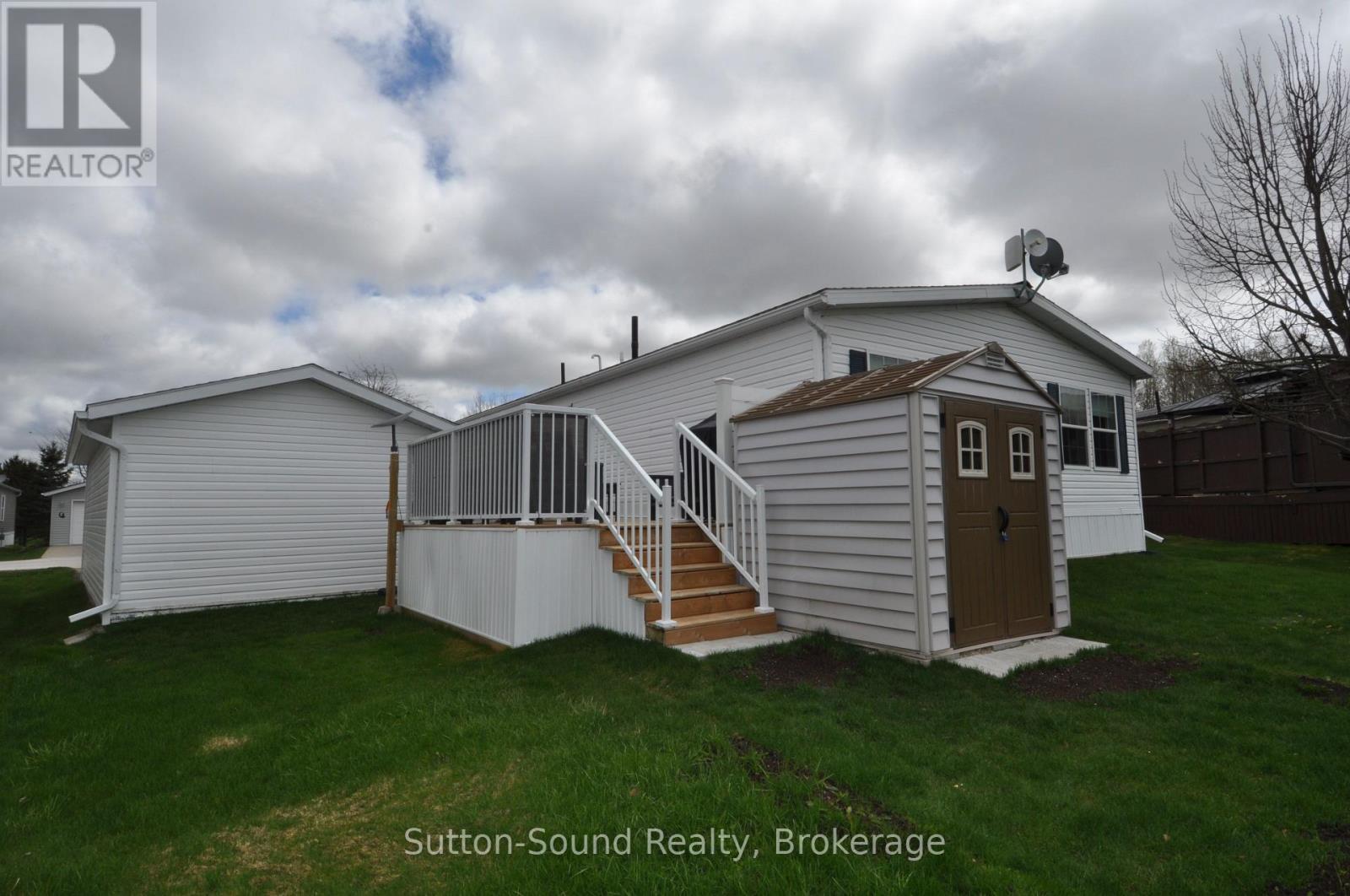 144 Rosewood Drive, Georgian Bluffs, Ontario  N4K 5N5 - Photo 3 - X12655698