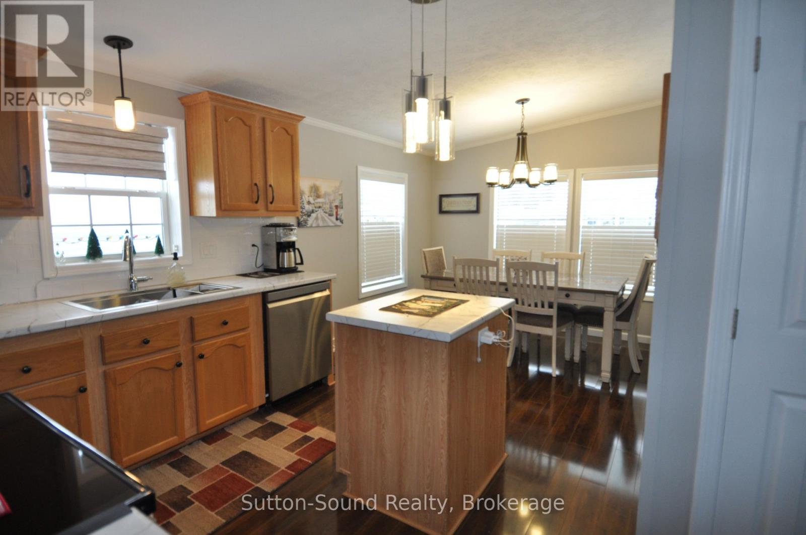 144 Rosewood Drive, Georgian Bluffs, Ontario  N4K 5N5 - Photo 9 - X12655698