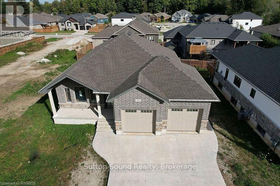 335 6th Avenue W, Owen Sound, Ontario  N4K 0E4 - Photo 2 - X12676016