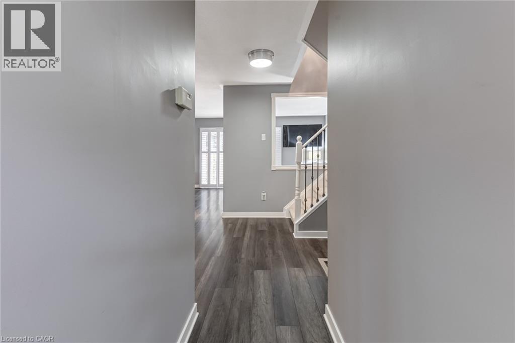 2825 Gananoque Drive Unit# 48, Mississauga, Ontario  L5N 1V6 - Photo 4 - 40797660