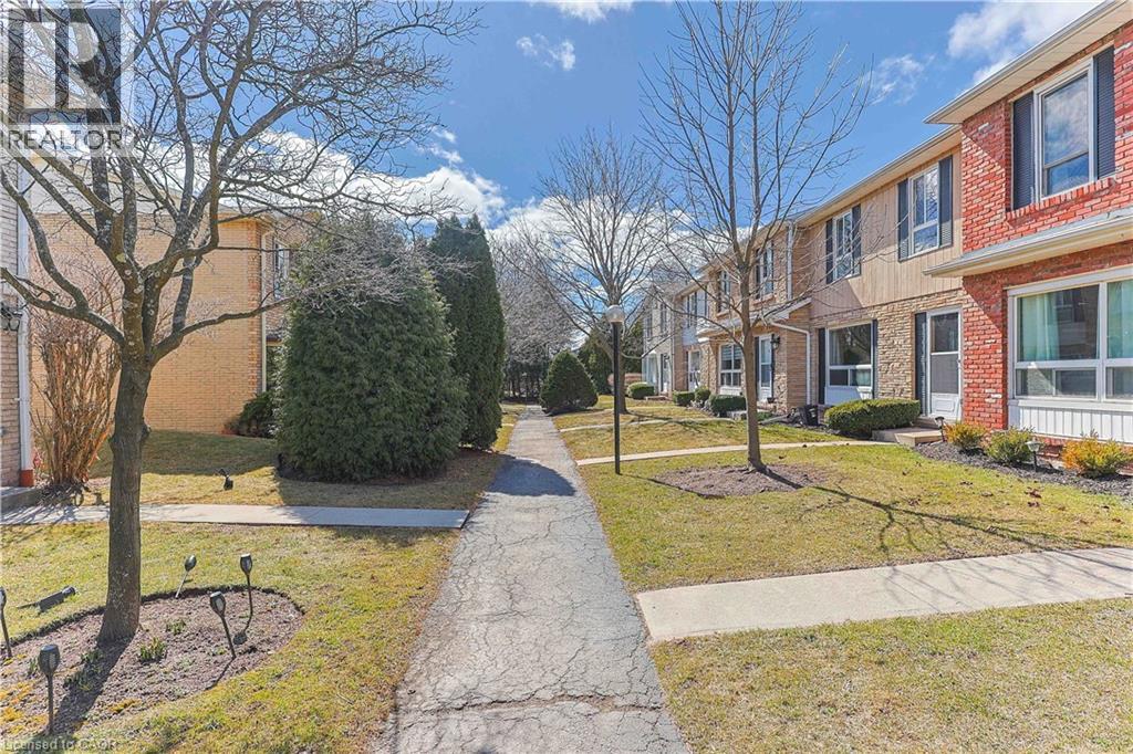 5475 Lakeshore Road Unit# 54, Burlington, Ontario  L7L 1E1 - Photo 3 - 40797880