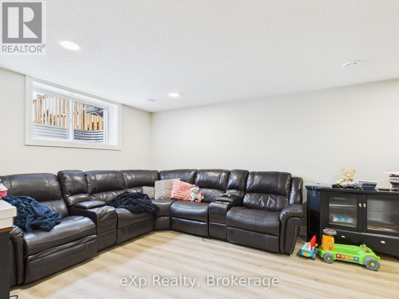 221130 Grey Road 9, West Grey, Ontario  N0G 2M0 - Photo 11 - X12697402