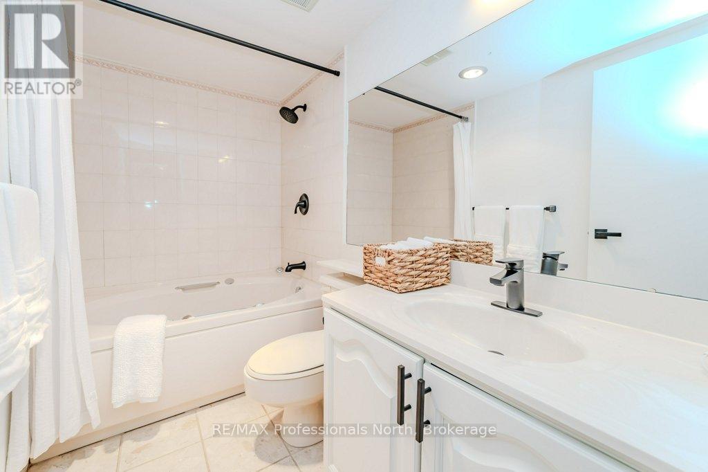 105 - 33 Deerhurst Greens, Huntsville, Ontario  P1H 2J4 - Photo 17 - X12702432