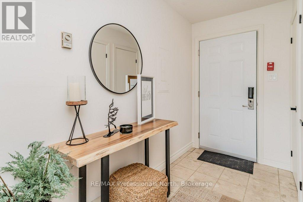 105 - 33 Deerhurst Greens, Huntsville, Ontario  P1H 2J4 - Photo 4 - X12702432