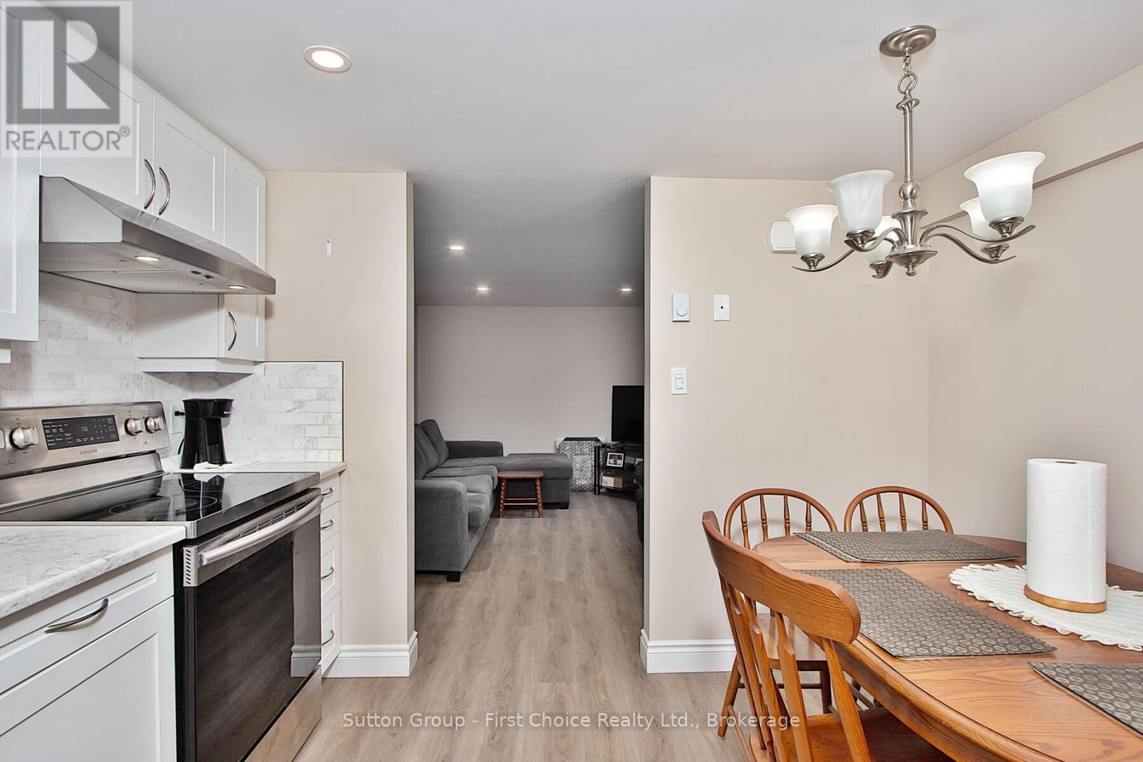 74 Cobourg Street, Stratford, Ontario  N5A 3E6 - Photo 12 - X12723754
