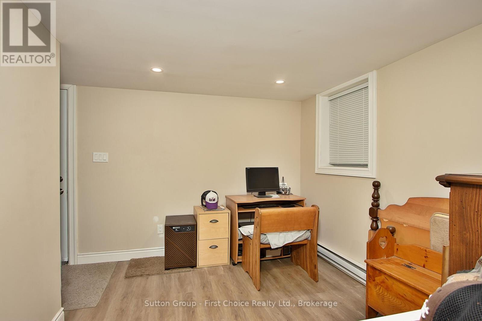 74 Cobourg Street, Stratford, Ontario  N5A 3E6 - Photo 14 - X12723754