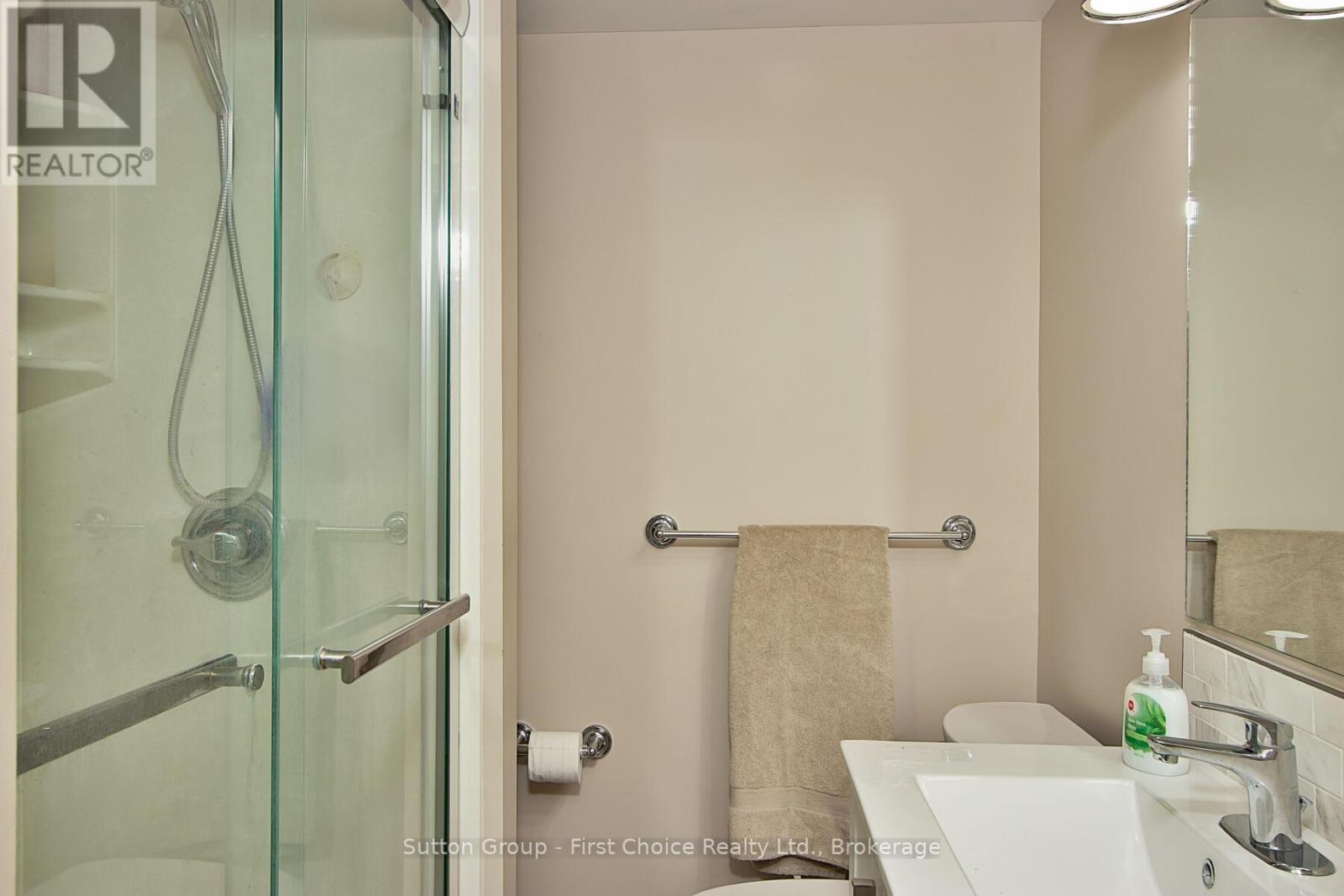 74 Cobourg Street, Stratford, Ontario  N5A 3E6 - Photo 17 - X12723754
