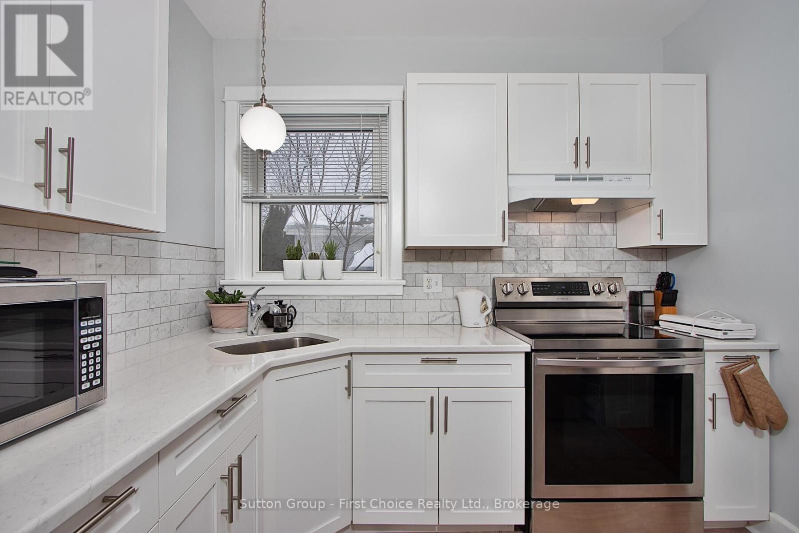 74 Cobourg Street, Stratford, Ontario  N5A 3E6 - Photo 23 - X12723754
