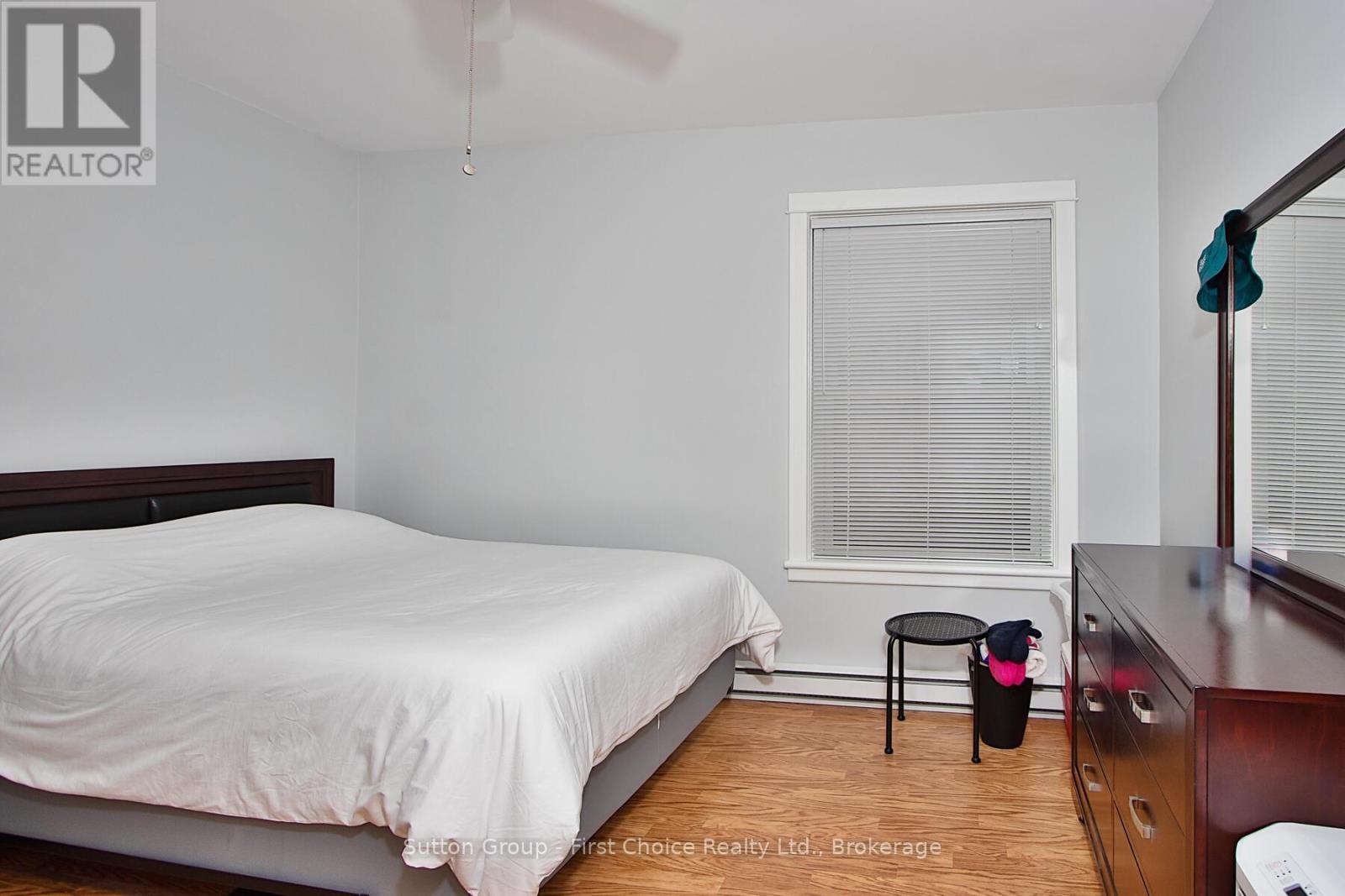 74 Cobourg Street, Stratford, Ontario  N5A 3E6 - Photo 25 - X12723754
