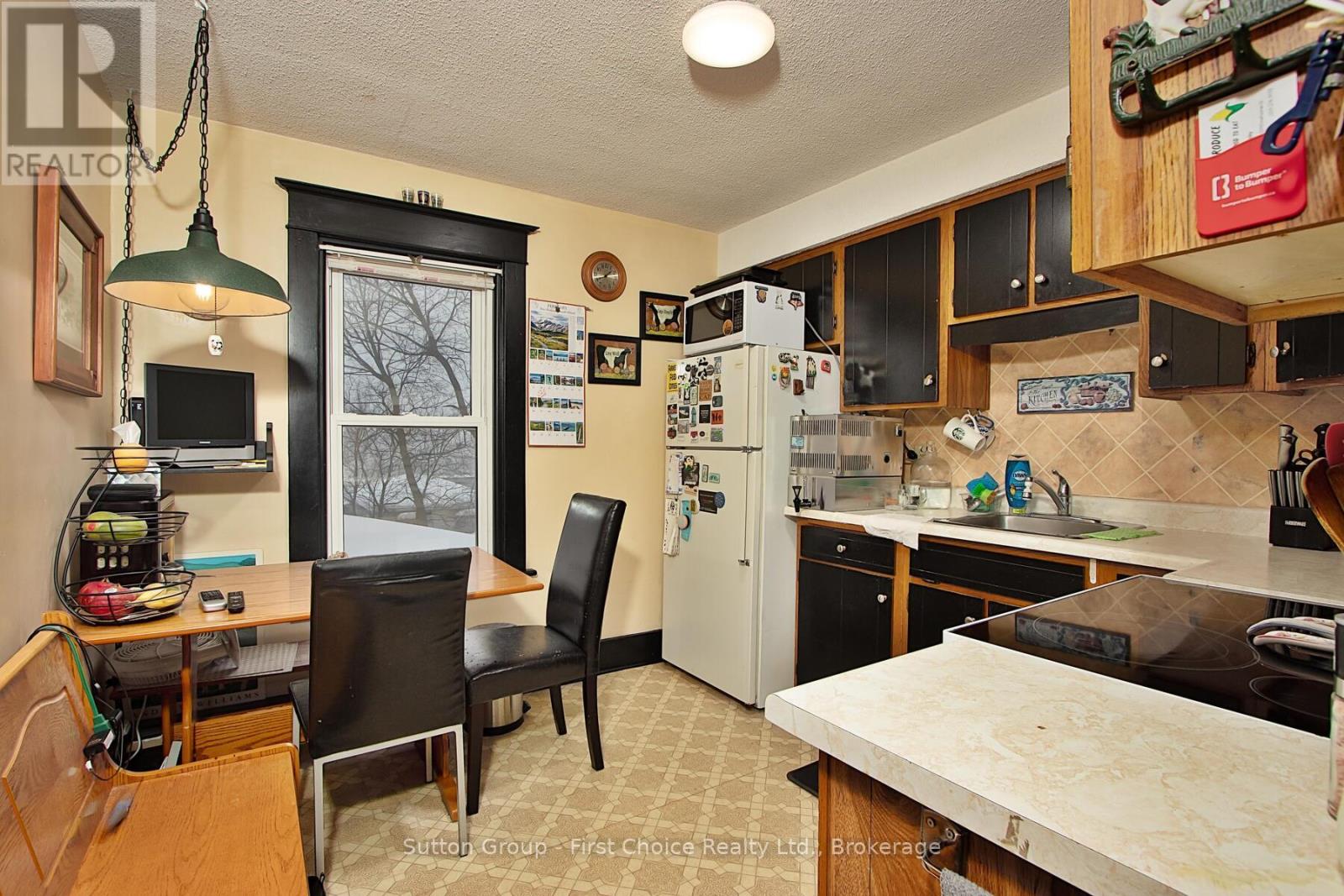 74 Cobourg Street, Stratford, Ontario  N5A 3E6 - Photo 29 - X12723754