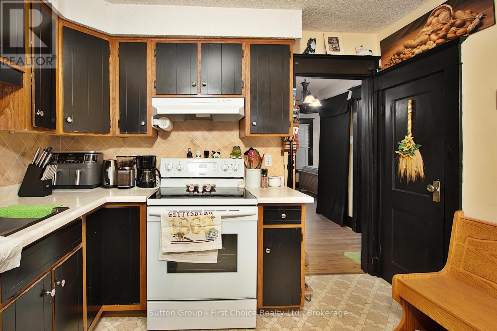 74 Cobourg Street, Stratford, Ontario  N5A 3E6 - Photo 31 - X12723754