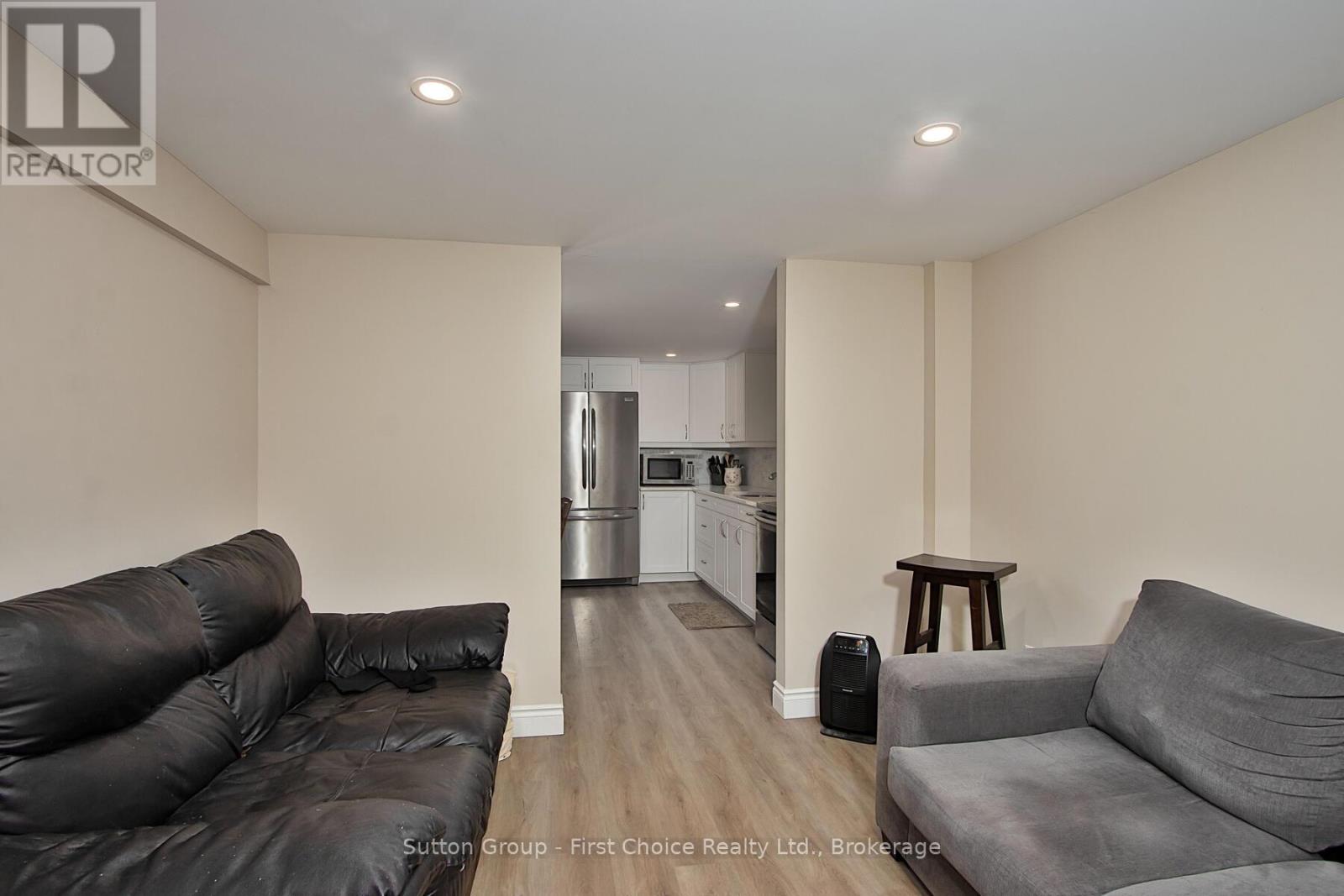74 Cobourg Street, Stratford, Ontario  N5A 3E6 - Photo 9 - X12723754