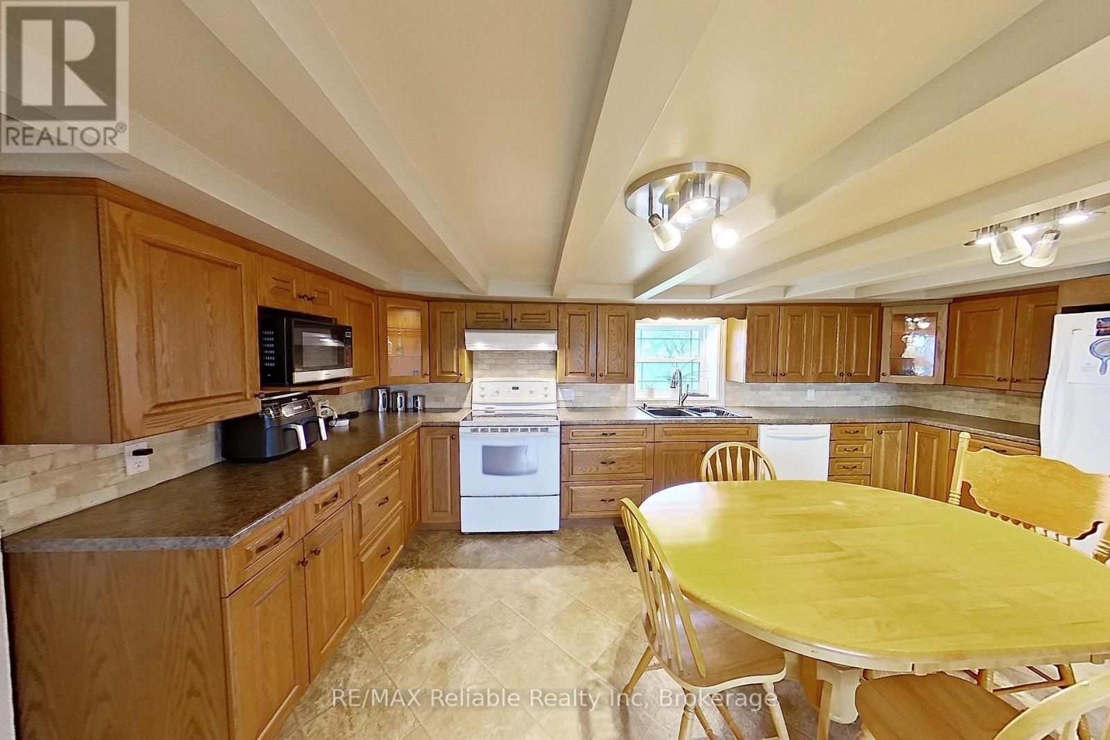 73053 Bluewater Highway, Bluewater, Ontario  N0M 2T0 - Photo 13 - X12736868
