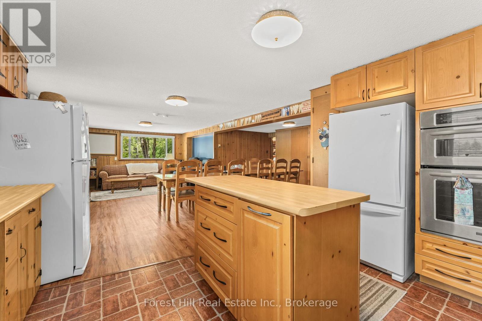 1062 Pine Lake Road, Gravenhurst, Ontario  P1P 1R2 - Photo 11 - X12747764
