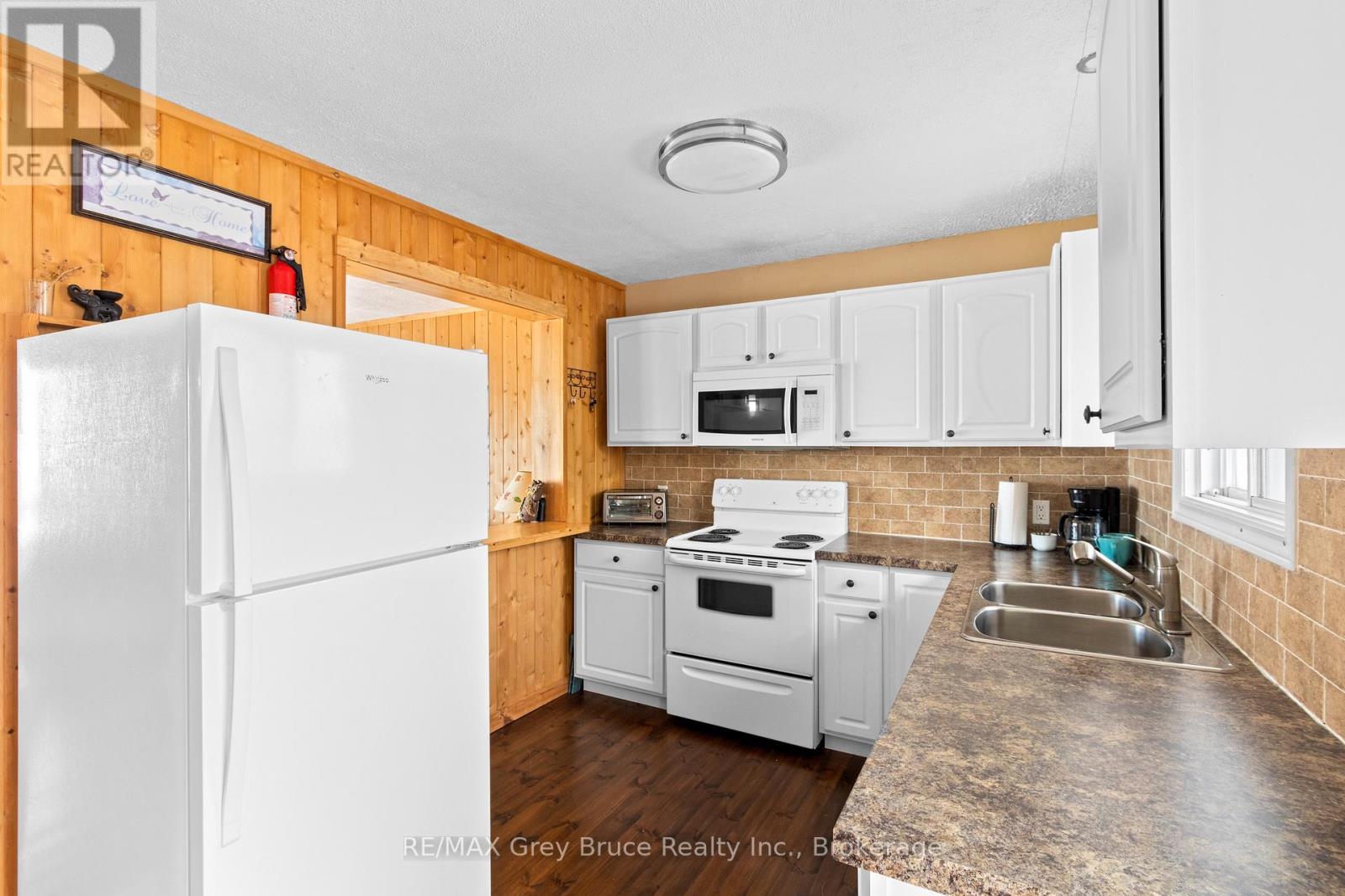 798 Dorcas Bay Road, Northern Bruce Peninsula, Ontario  N0H 2R0 - Photo 13 - X12752890
