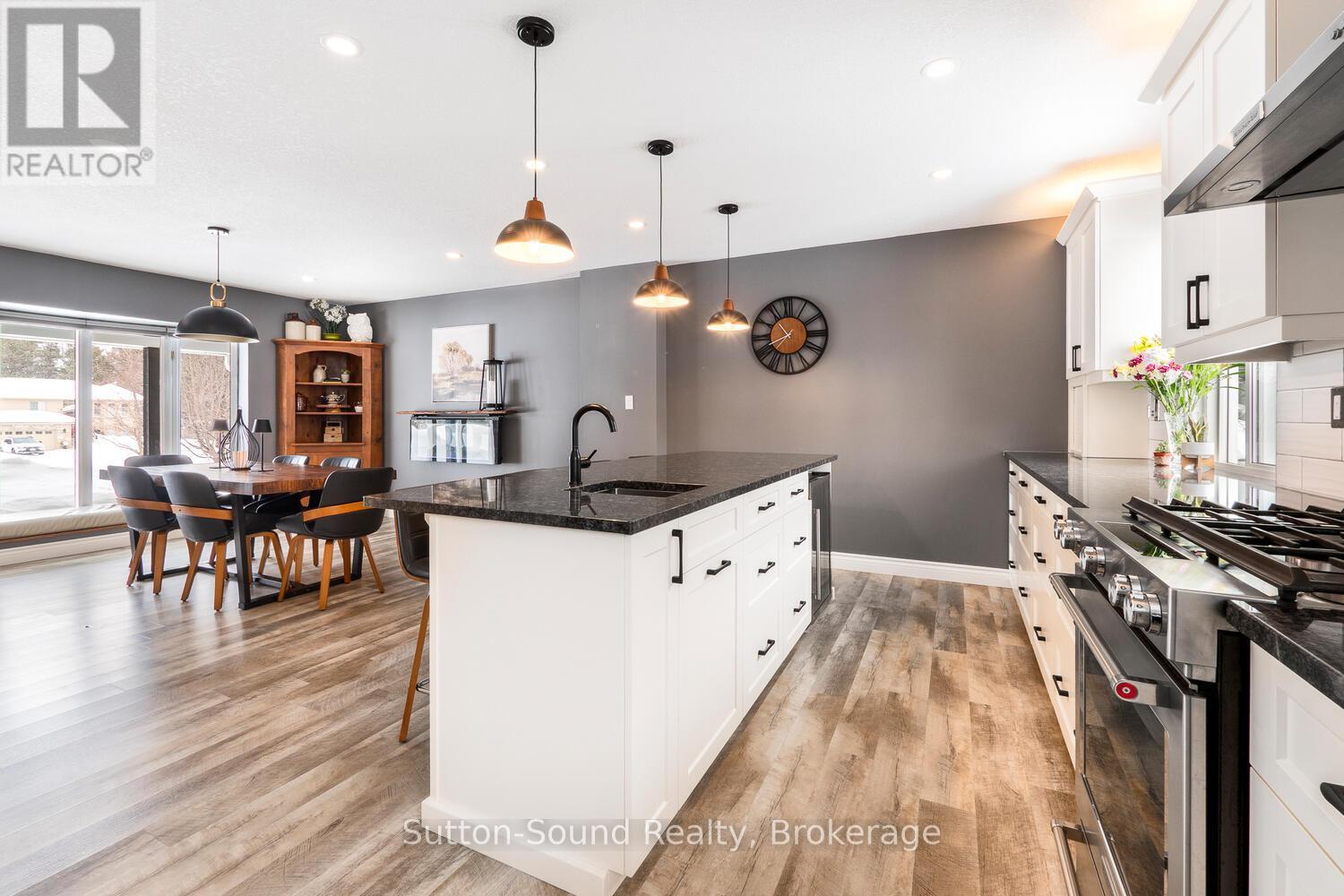 35 Pine Tree Drive, South Bruce Peninsula, Ontario  N0H 1P0 - Photo 14 - X12804744
