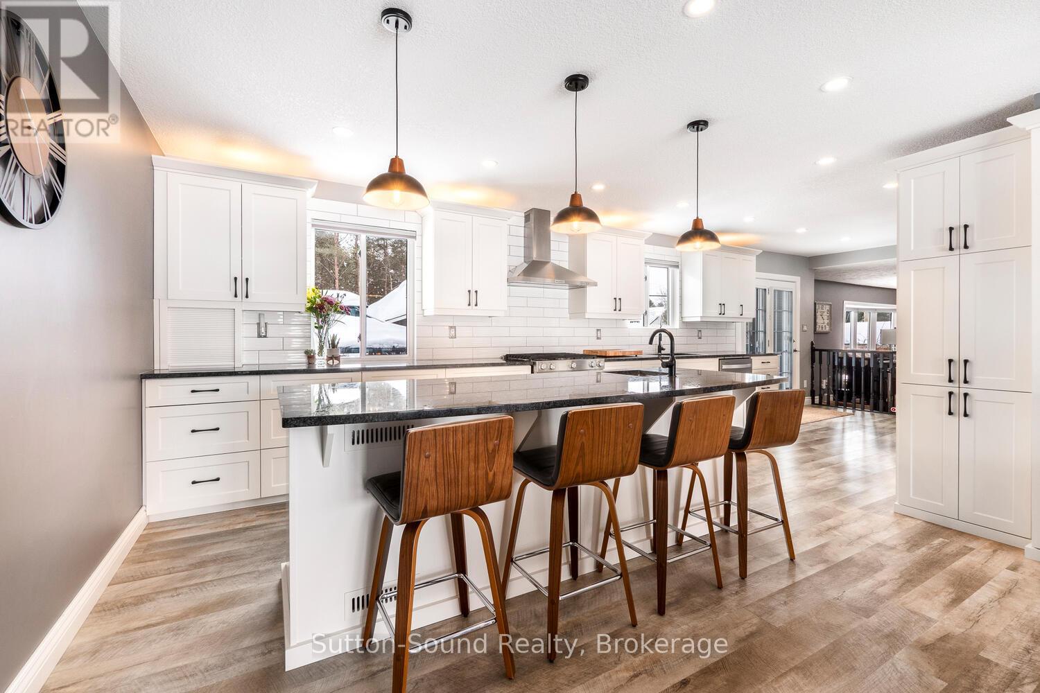 35 Pine Tree Drive, South Bruce Peninsula, Ontario  N0H 1P0 - Photo 15 - X12804744
