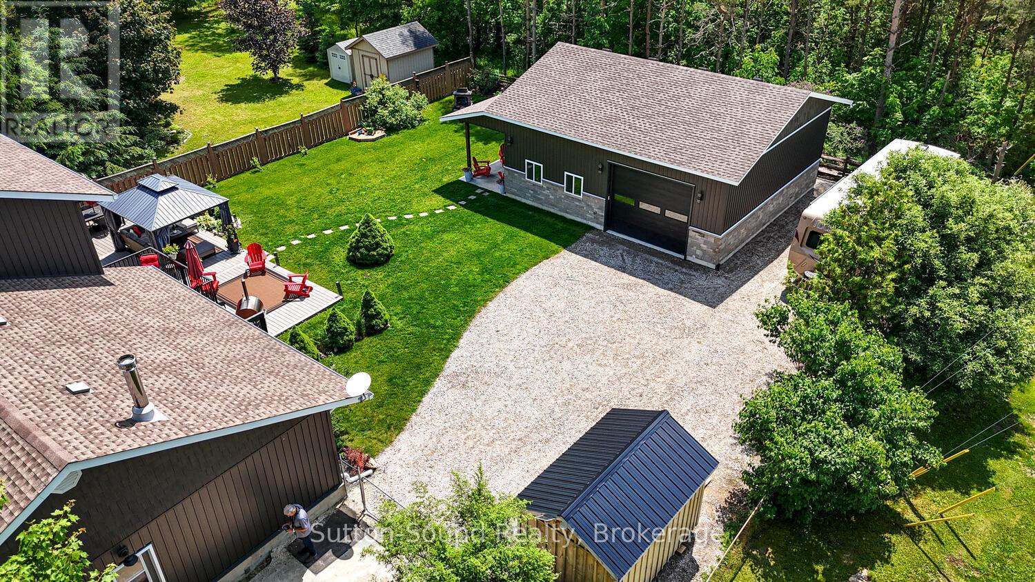 35 Pine Tree Drive, South Bruce Peninsula, Ontario  N0H 1P0 - Photo 9 - X12804744