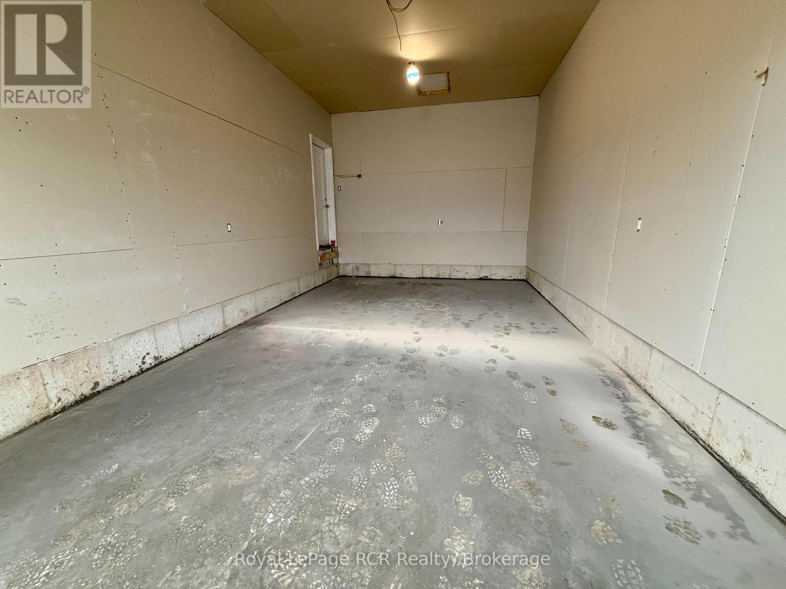 86 Griffith Street, Brockton, Ontario  N0G 2V0 - Photo 26 - X12808040