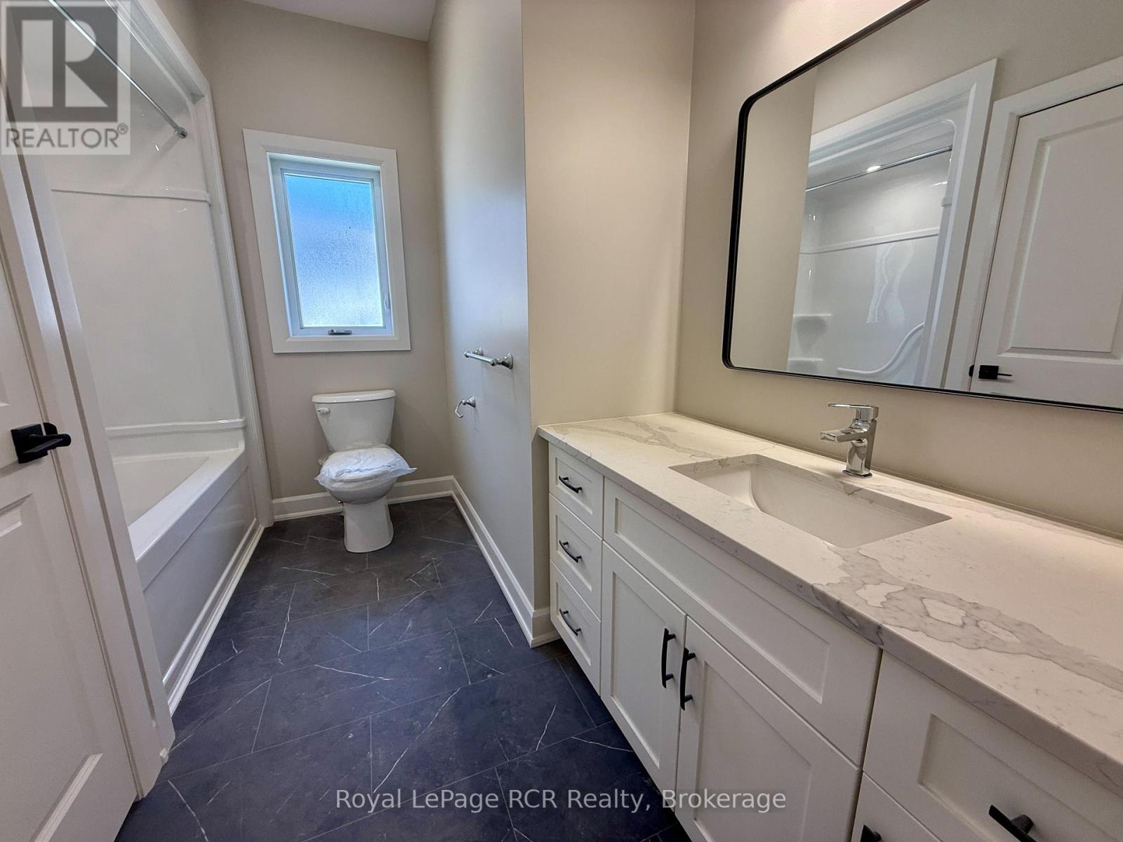 86 Griffith Street, Brockton, Ontario  N0G 2V0 - Photo 5 - X12808040
