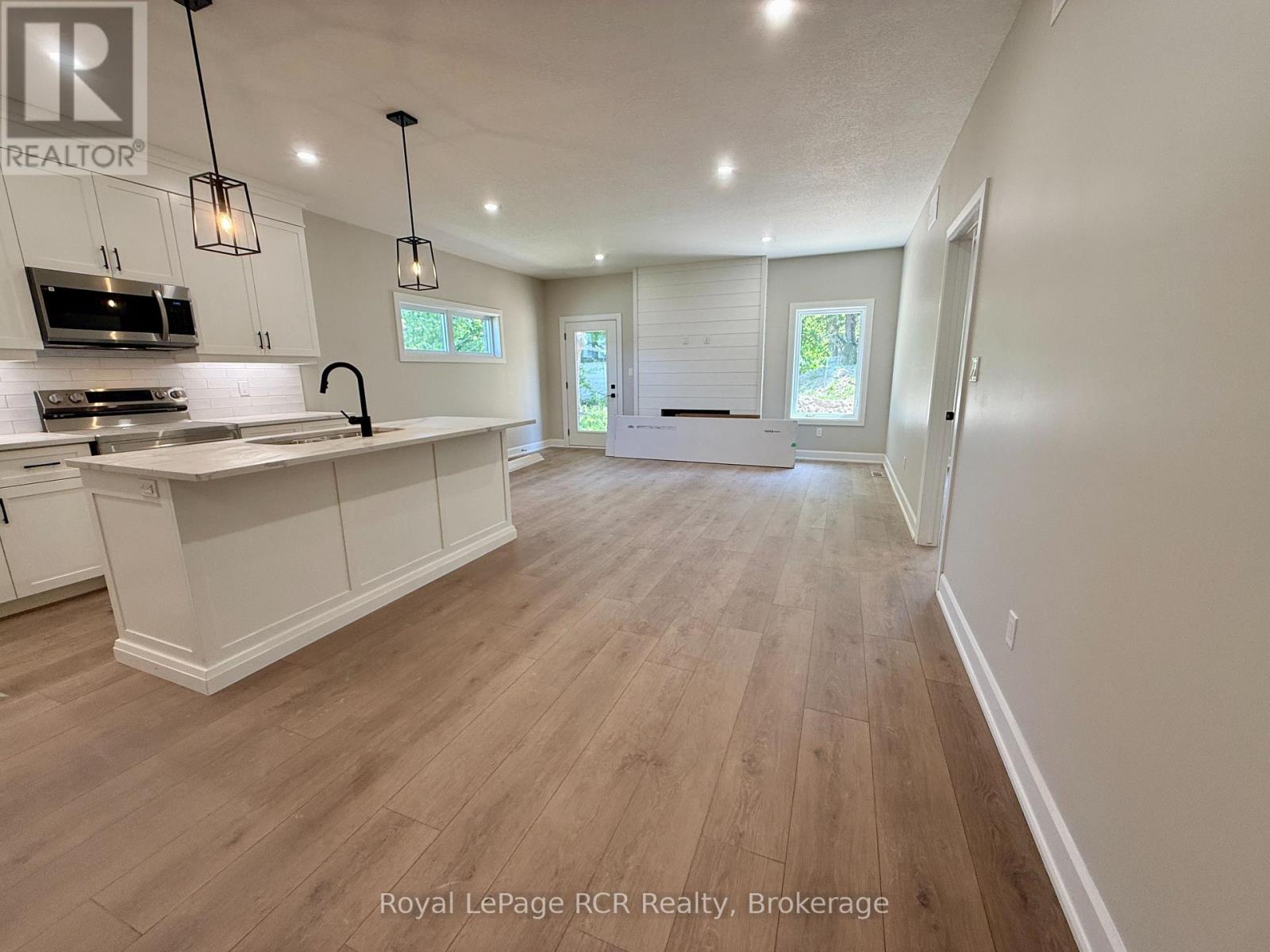 86 Griffith Street, Brockton, Ontario  N0G 2V0 - Photo 8 - X12808040