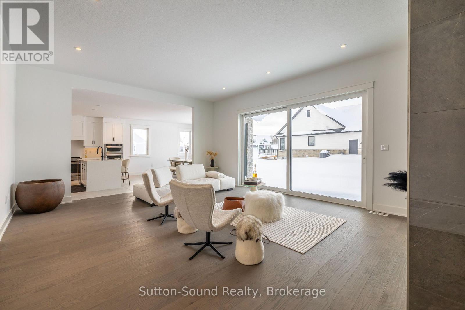 116 Laurens Lane, Georgian Bluffs, Ontario  N0H 1S0 - Photo 12 - X12811350