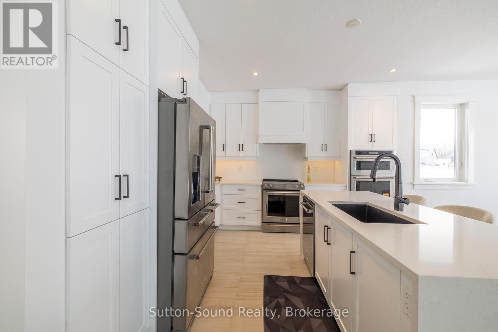 116 Laurens Lane, Georgian Bluffs, Ontario  N0H 1S0 - Photo 20 - X12811350