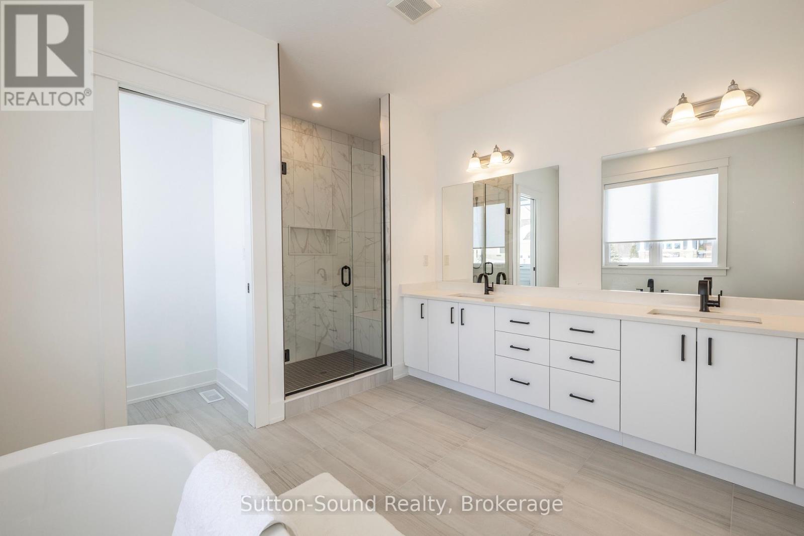 116 Laurens Lane, Georgian Bluffs, Ontario  N0H 1S0 - Photo 24 - X12811350