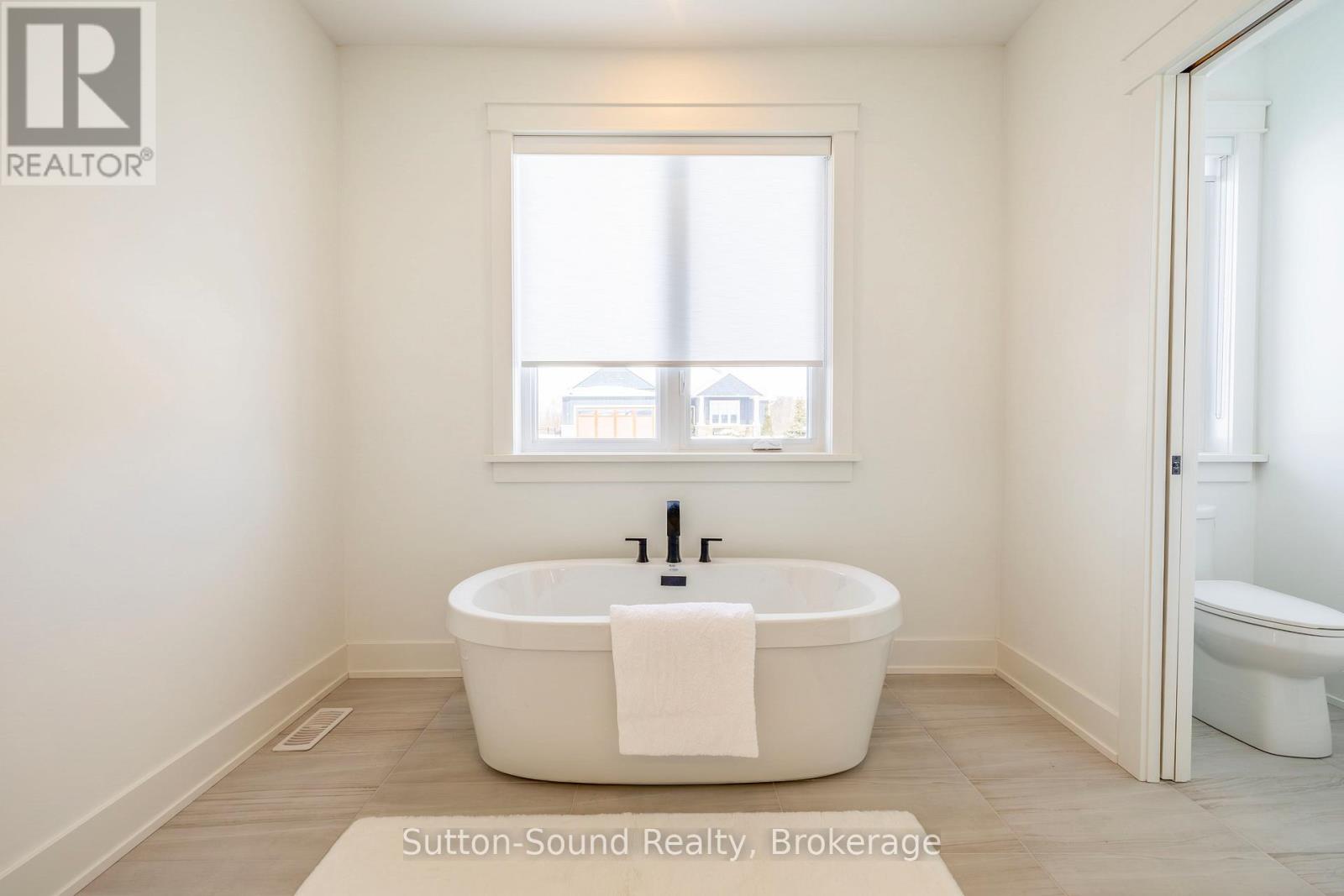 116 Laurens Lane, Georgian Bluffs, Ontario  N0H 1S0 - Photo 26 - X12811350