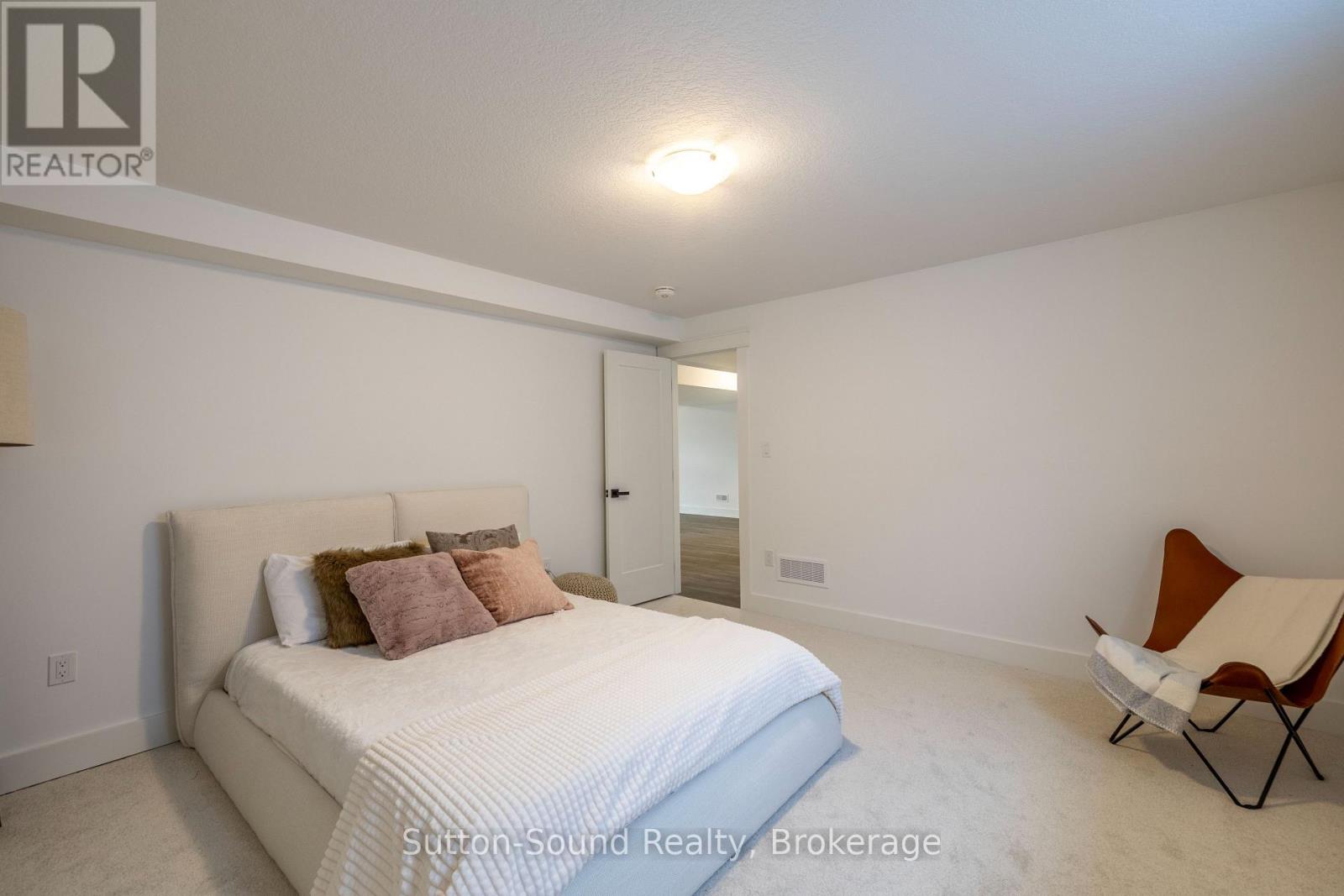 116 Laurens Lane, Georgian Bluffs, Ontario  N0H 1S0 - Photo 35 - X12811350