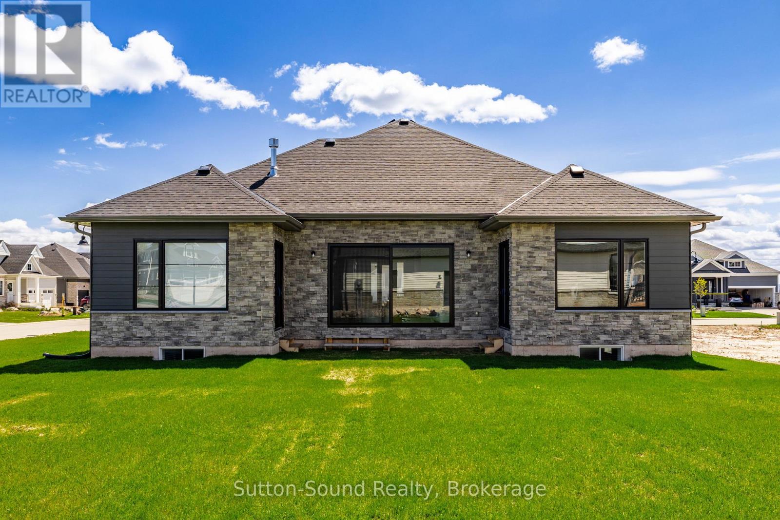 116 Laurens Lane, Georgian Bluffs, Ontario  N0H 1S0 - Photo 5 - X12811350