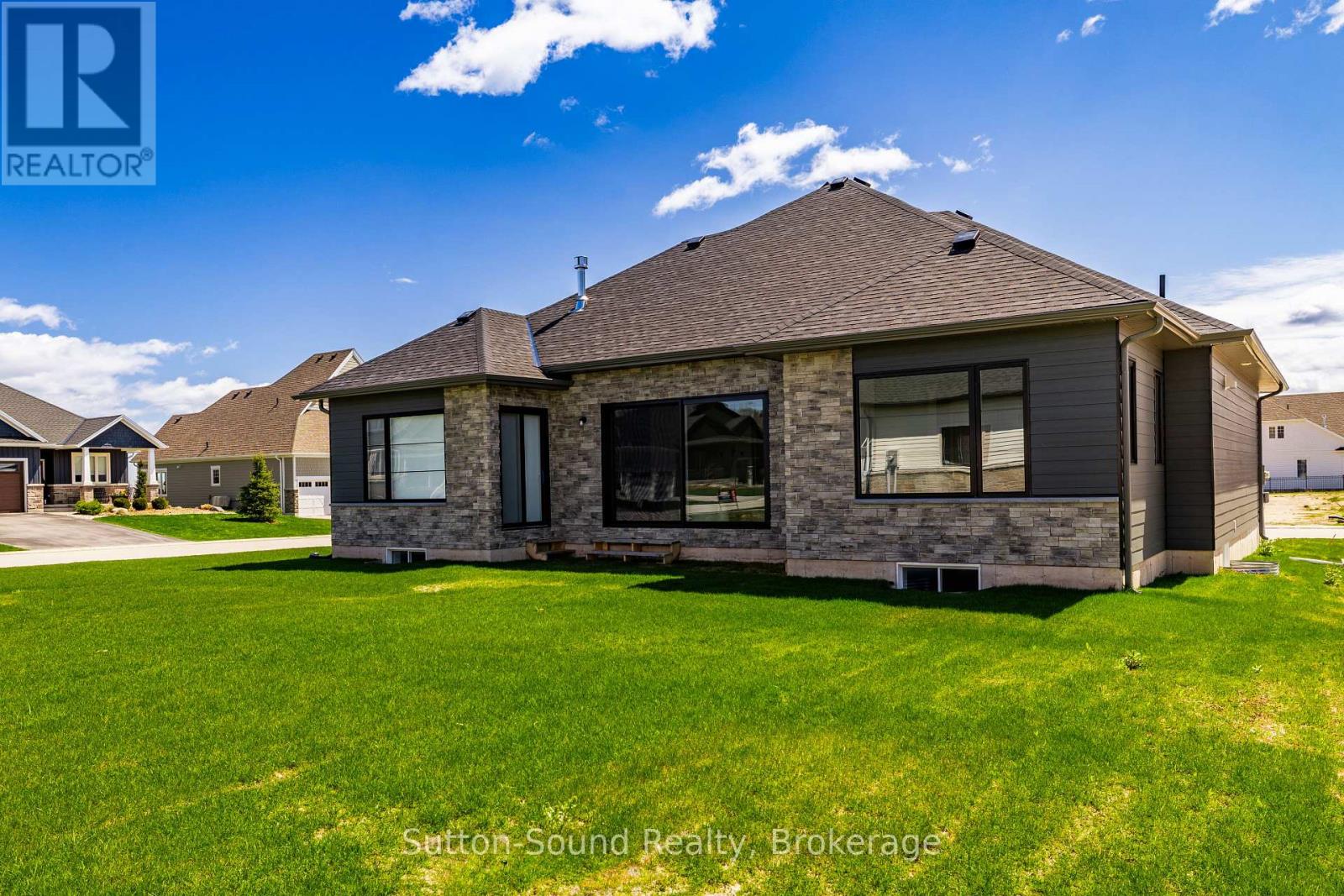 116 Laurens Lane, Georgian Bluffs, Ontario  N0H 1S0 - Photo 6 - X12811350