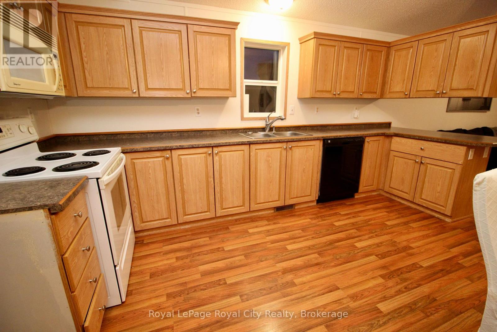 6 Olympia Avenue, Puslinch, Ontario  N0B 2C0 - Photo 11 - X12818200