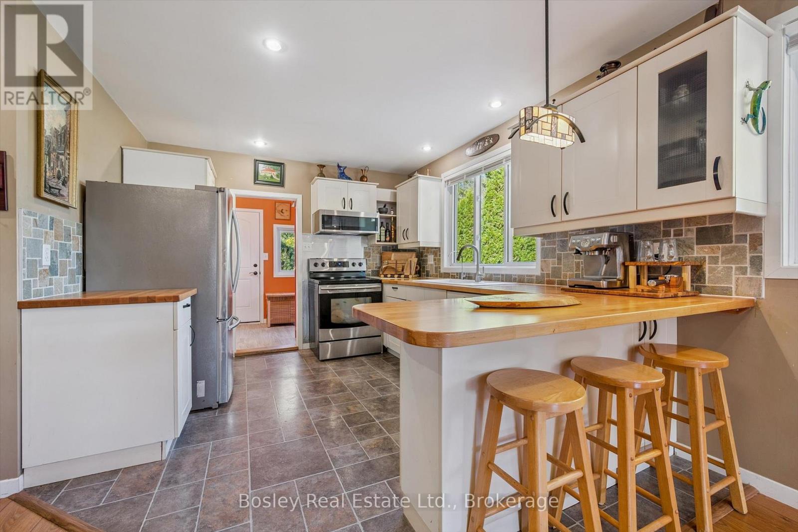 32 Holly Trail, Puslinch, Ontario  N3C 2V4 - Photo 16 - X12818482