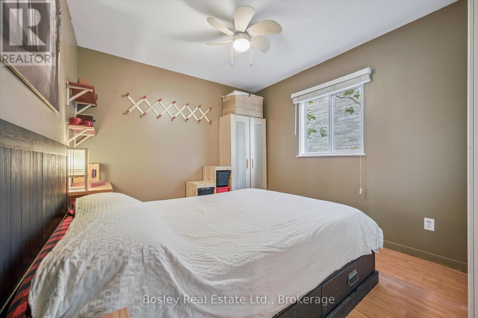 32 Holly Trail, Puslinch, Ontario  N3C 2V4 - Photo 24 - X12818482