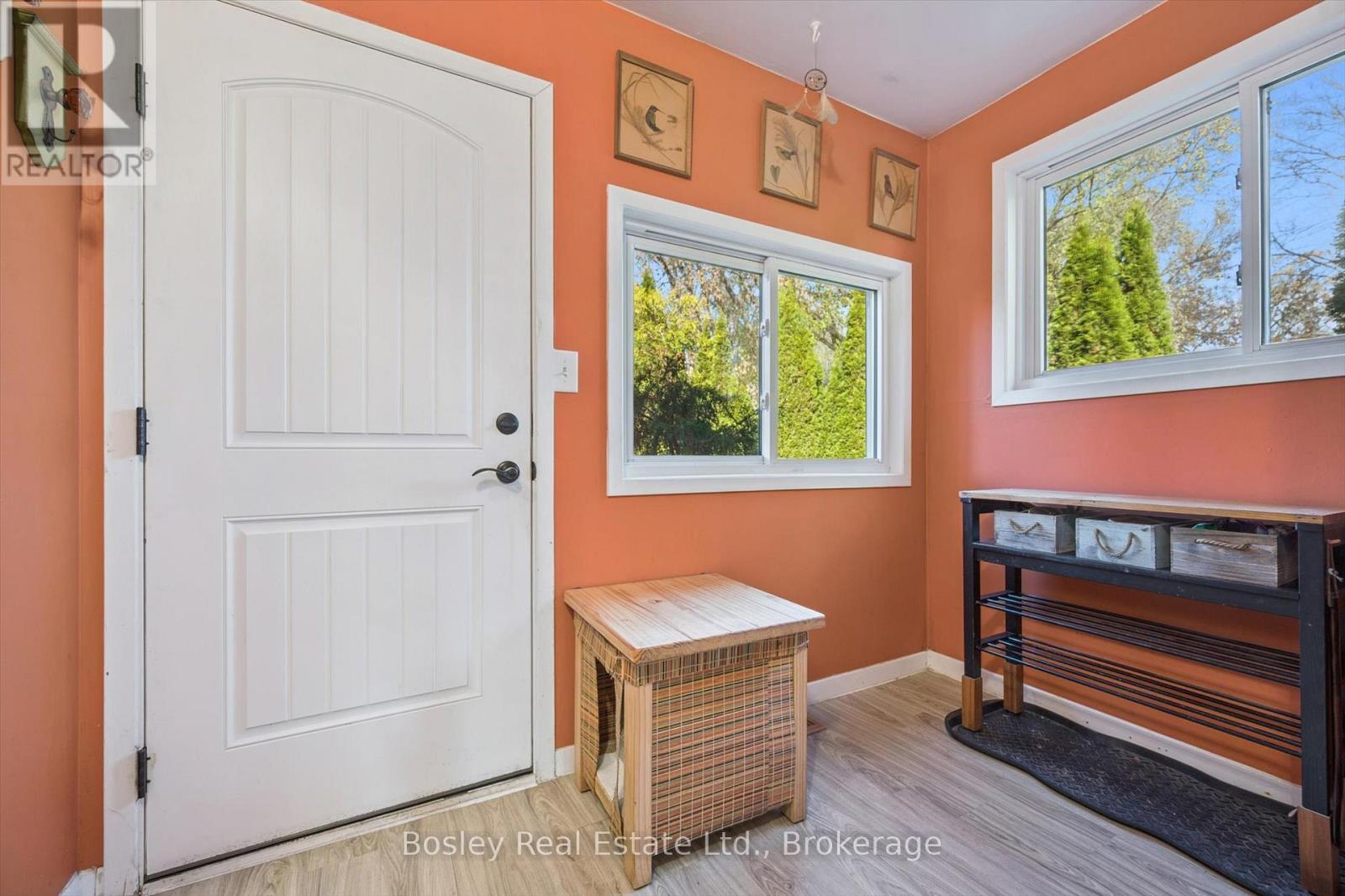 32 Holly Trail, Puslinch, Ontario  N3C 2V4 - Photo 7 - X12818482
