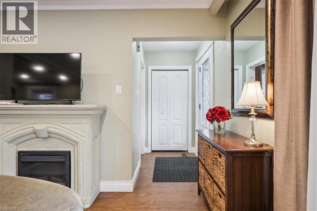 2033 Saxon Road, Oakville, Ontario  L6L 2V1 - Photo 5 - 40807174