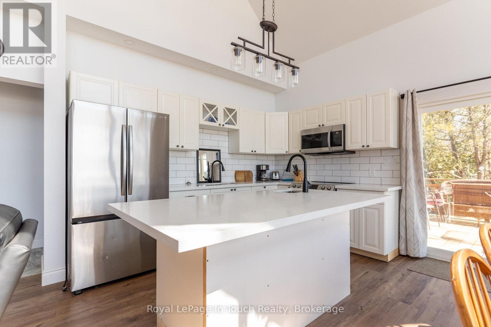 26 Macey Bay Road, Georgian Bay, Ontario  L0K 1S0 - Photo 14 - X12822758