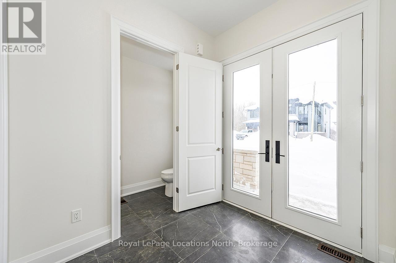 113 Clement Lane, Blue Mountains, Ontario  N0H 1J0 - Photo 2 - X12824812