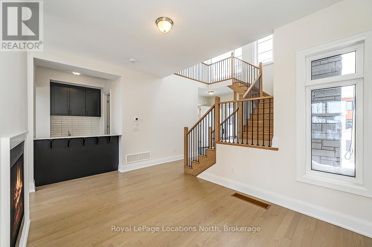 113 Clement Lane, Blue Mountains, Ontario  N0H 1J0 - Photo 3 - X12824812